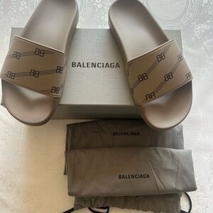 Balenciaga NWB BB Monogram Logo Print Pool Slides Sandals Brown Women’s Size 9